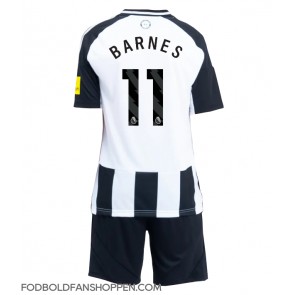 Newcastle United Harvey Barnes #11 Hjemmebanetrøje Børn 2024-25 Kortærmet (+ Korte bukser)